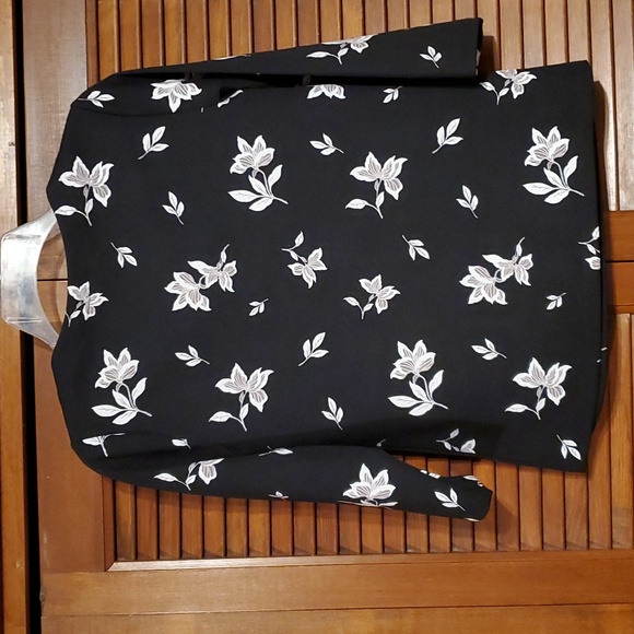 Ann Taylor floral shirt - Picture 2 of 7